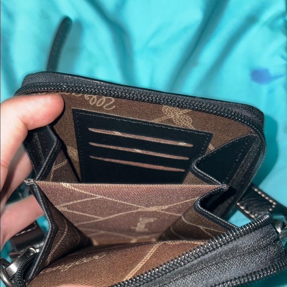 Wrangler Cow Print Crossbody Bag with Studs - Picture 3 of 3